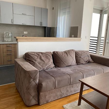 Cool Apartments With Free Parking Čačak Kültér fotó