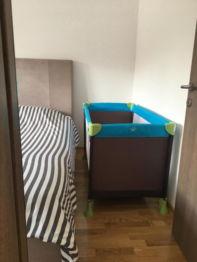Cool Apartments With Free Parking Čačak Kültér fotó