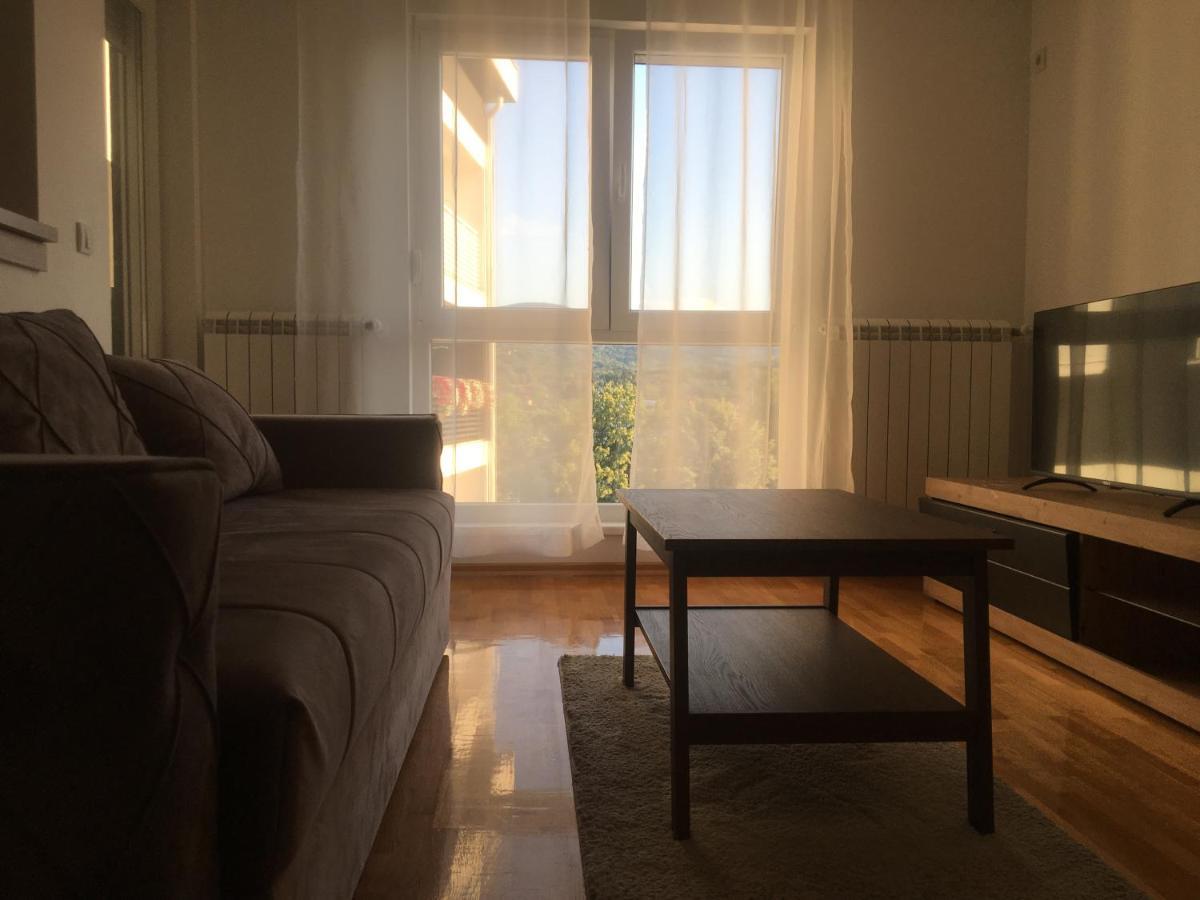 Cool Apartments With Free Parking Čačak Kültér fotó