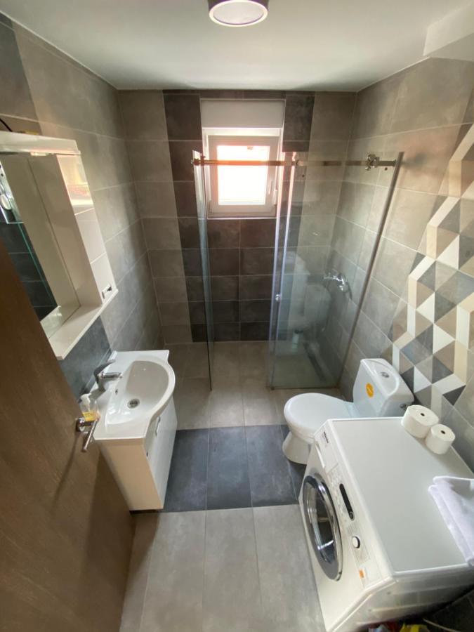 Cool Apartments With Free Parking Čačak Kültér fotó