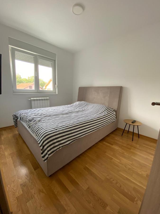 Cool Apartments With Free Parking Čačak Kültér fotó